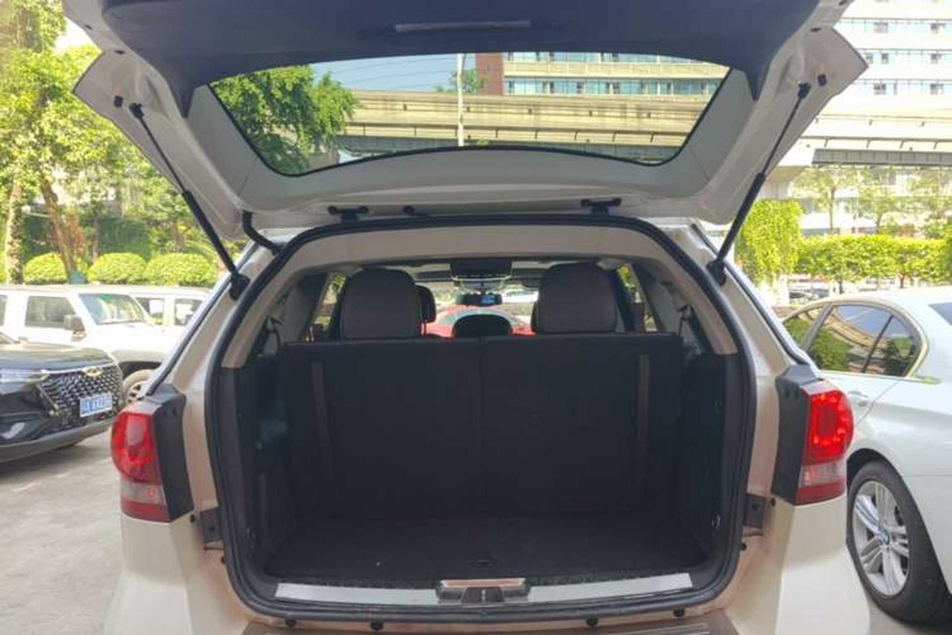 Used Dodge Journey 2016 2.0TD Four-Wheel Drive Touring Edition Trunk
