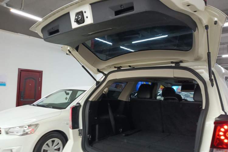 Used Dodge Journey 2016 2.4L Two-Wheel-Drive Touring Edition Trunk