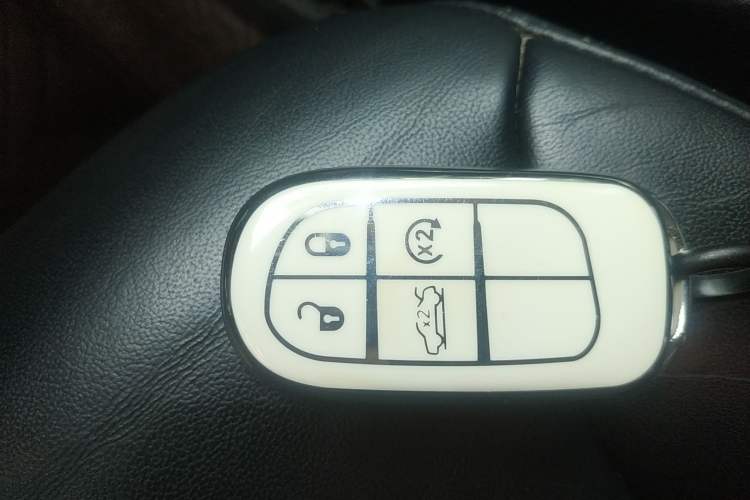 Used Dodge Journey 2016 2.4L Two-Wheel-Drive Touring Edition Vehicle Key