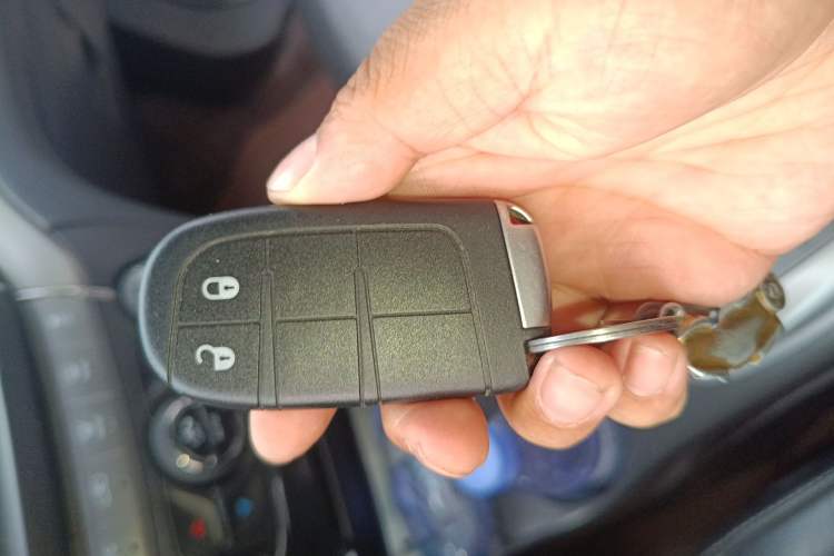 Used Dodge Journey 2016 2.4L Two-Wheel-Drive Touring Edition Vehicle Key