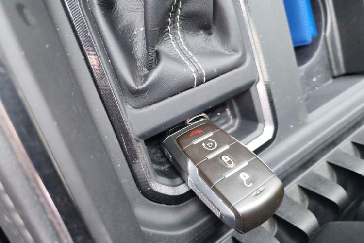 Used Dodge Journey  Vehicle Key