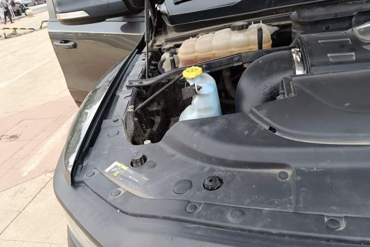 Used Dodge Journey  Engine Bay Right