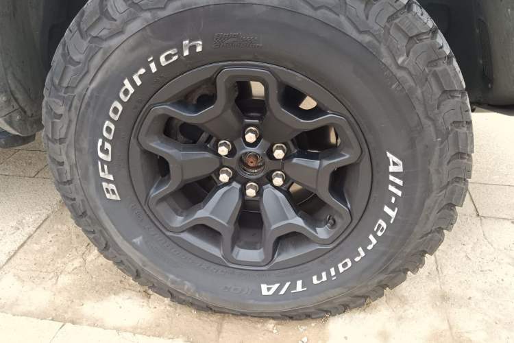 Used Dodge Journey  Right Front Wheel Hub