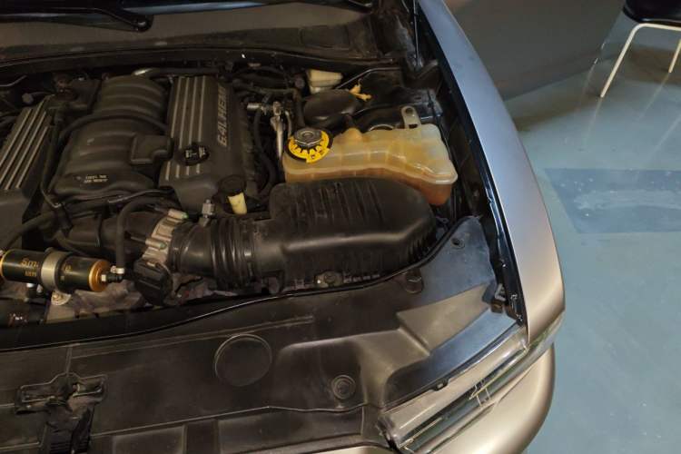 Used Dodge SRT  Engine Bay Left