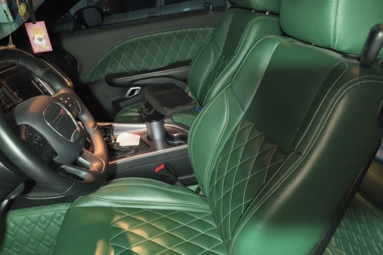 Used Dodge SRT  Left Front Seat