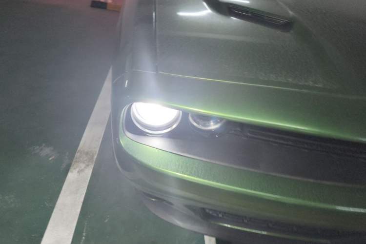 Used Dodge SRT  Right Front Headlight
