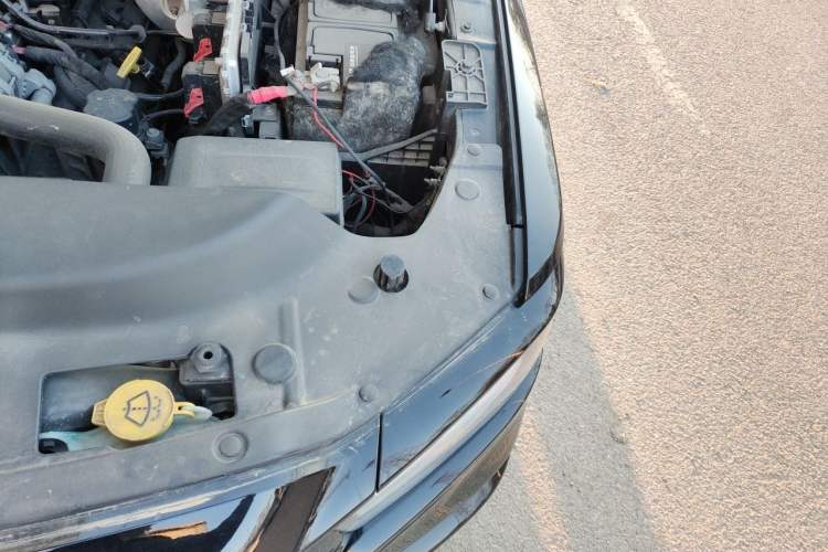 Used Dodge SRT  Engine Bay Left
