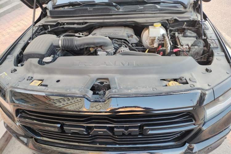 Used Dodge SRT  Engine Bay
