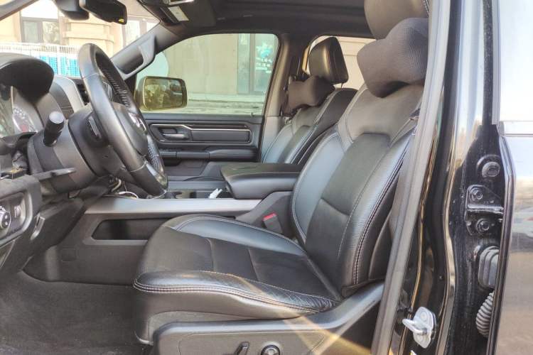 Used Dodge SRT  Left Front Seat