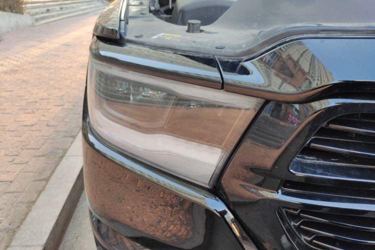 Used Dodge SRT  Right Front Headlight