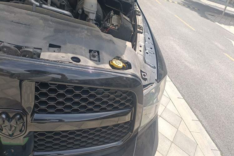 Used Dodge SRT  Engine Bay Left