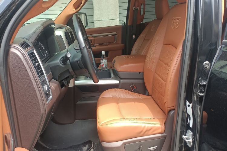 Used Dodge SRT  Left Front Seat