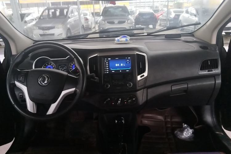 Used Dongfeng Aeolus A30 2014 1.5L Automatic ZhiShang Model Center Console