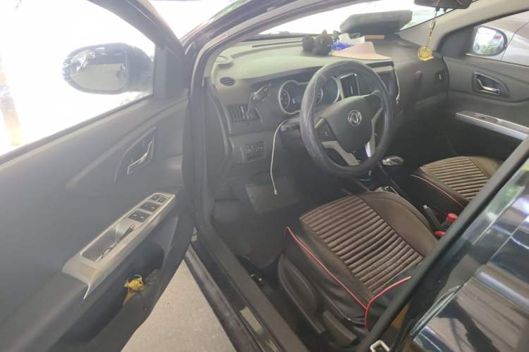 Used Dongfeng Aeolus A30 2014 1.5L Automatic Luxury Version Driver Seat