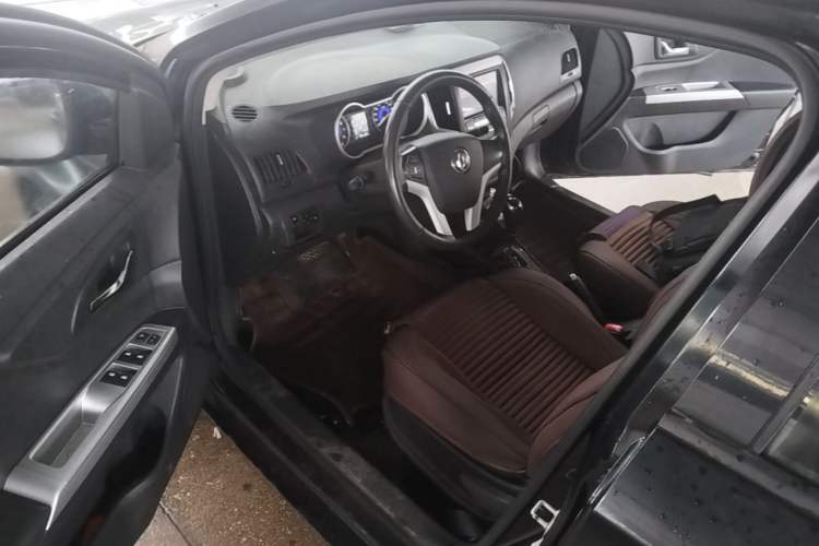 Used Dongfeng Aeolus A30 2014 1.5L Automatic ZhiShang Model Driver Seat