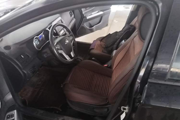Used Dongfeng Aeolus A30 2014 1.5L Automatic ZhiShang Model Left Front Seat