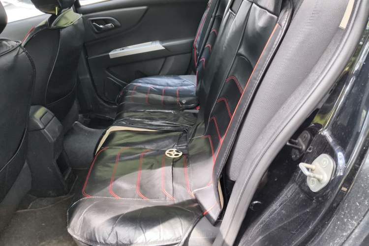 Used Dongfeng Aeolus A30 2014 1.5L Automatic ZhiShang Model Left Rear Seat