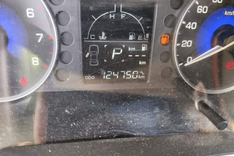 Used Dongfeng Aeolus A30 2014 1.5L Automatic ZhiShang Model Odometer Close Up