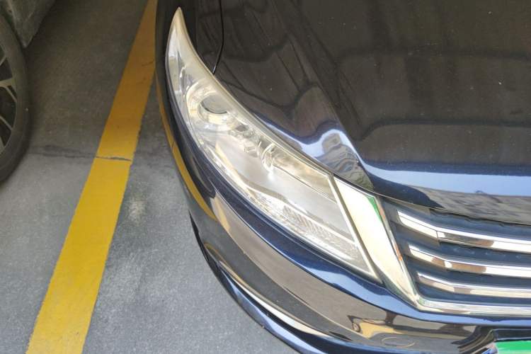 Used Dongfeng Aeolus A30 2014 1.5L Automatic Luxury Version Right Front Headlight