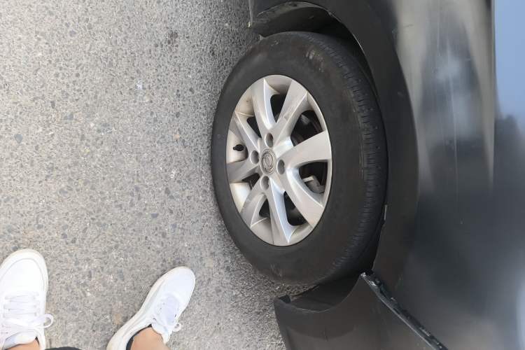 Used Dongfeng Aeolus A30 2014 1.5L Manual Smart Drive Smart Edition Right Front Wheel Hub
