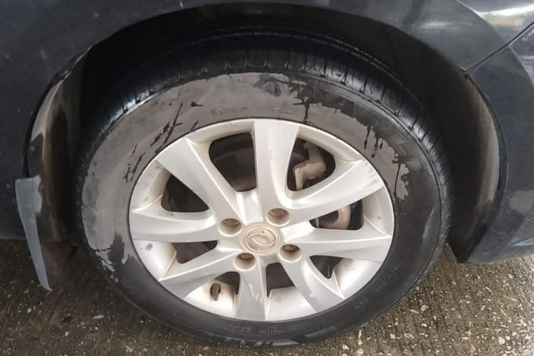 Used Dongfeng Aeolus A30 2014 1.5L Automatic ZhiShang Model Right Front Wheel Hub