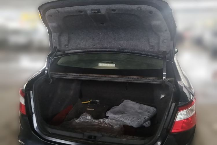 Used Dongfeng Aeolus A30 2014 1.5L Automatic ZhiShang Model Trunk