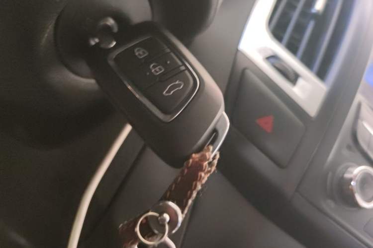 Used Dongfeng Aeolus A30 2014 1.5L Automatic Luxury Version Vehicle Key
