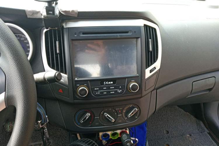 Used Dongfeng Aeolus A30 2014 1.5L Manual Smart-Drive Luxury Edition Audio And AC Panel
