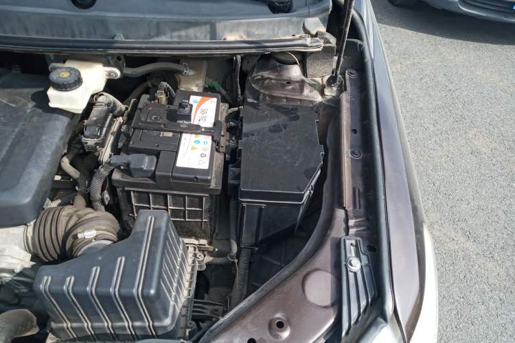 Used Dongfeng Aeolus A30 2014 1.5L Manual Smart-Drive Luxury Edition Engine Bay Left