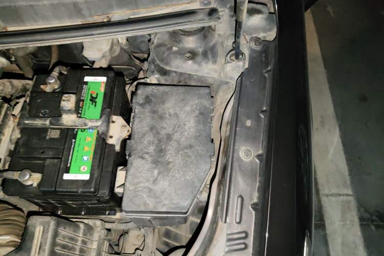 Used Dongfeng Aeolus A30 2014 1.5L Automatic Luxury Version Engine Bay Left