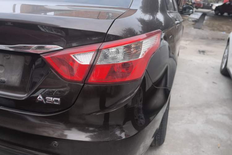 Used Dongfeng Aeolus A30 2014 1.5L Manual Smart Drive Smart Edition Exterior 3