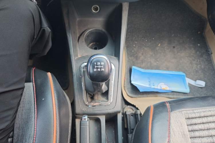 Used Dongfeng Aeolus A30 2014 1.5L Manual Smart-Drive Luxury Edition Gear Lever
