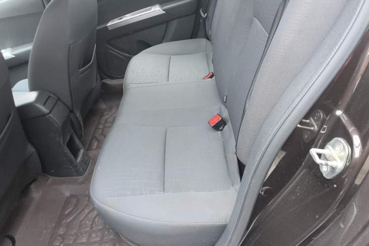 Used Dongfeng Aeolus A30 2014 1.5L Manual Smart Drive Smart Edition Left Rear Seat