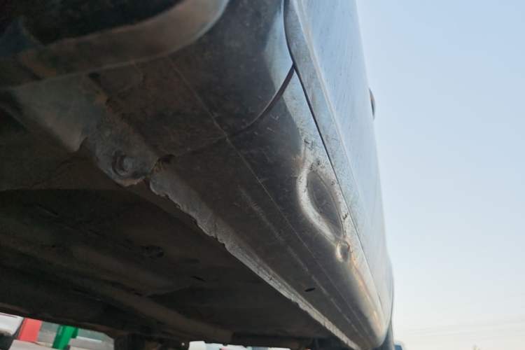 Used Dongfeng Aeolus A30 2014 1.5L Manual Smart-Drive Luxury Edition Left Side Sill