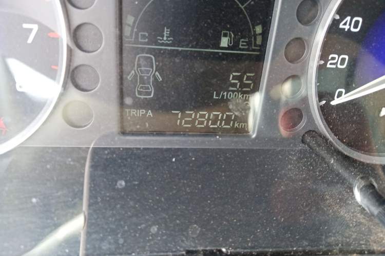 Used Dongfeng Aeolus A30 2014 1.5L Manual Smart-Drive Luxury Edition Odometer Close Up
