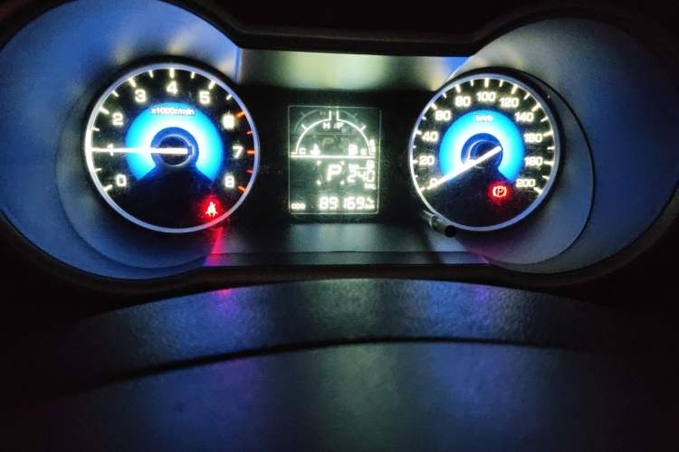 Used Dongfeng Aeolus A30 2014 1.5L Automatic Luxury Version Odometer Close Up