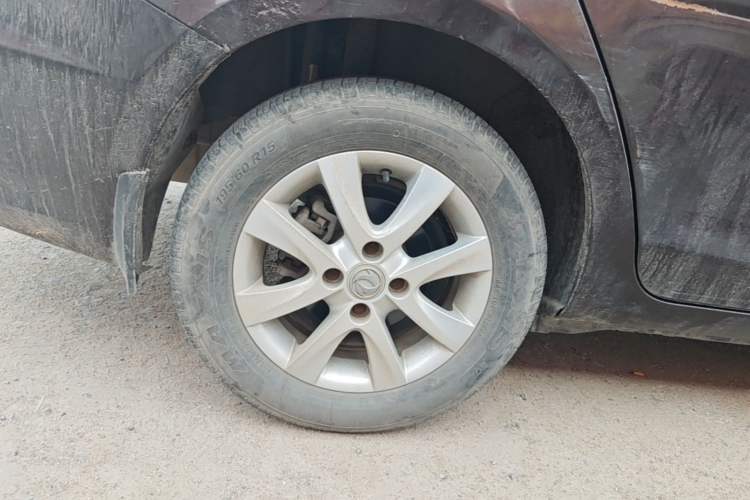 Used Dongfeng Aeolus A30 2014 1.5L Manual Smart-Drive Luxury Edition Right Rear Wheel Hub