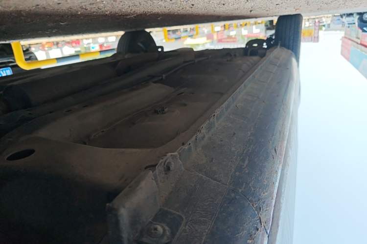 Used Dongfeng Aeolus A30 2014 1.5L Manual Smart-Drive Luxury Edition Right Side Sill