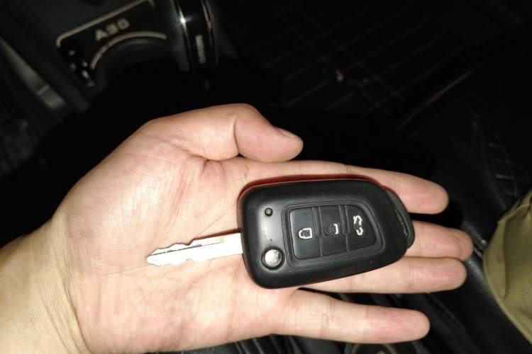 Used Dongfeng Aeolus A30 2014 1.5L Automatic Luxury Version Vehicle Key