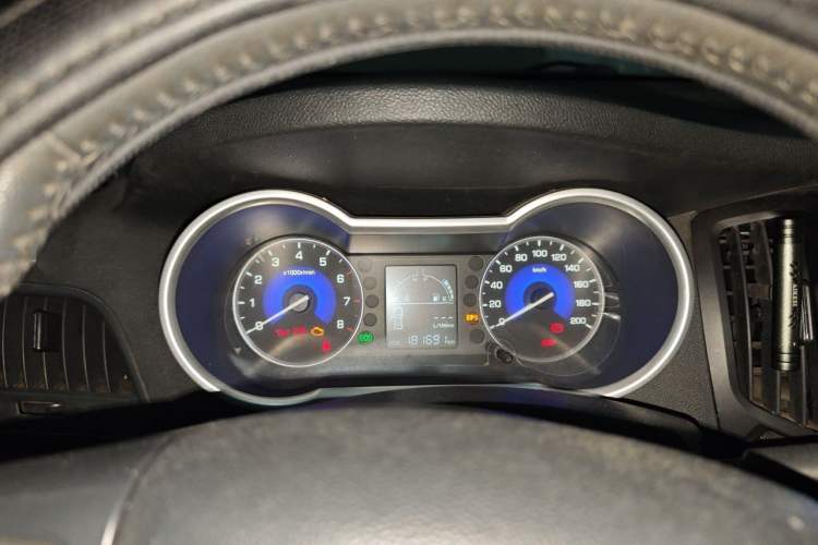 Used Dongfeng Aeolus A30 2014 1.5L Manual Smart-Drive Luxury Edition Instrument Cluster