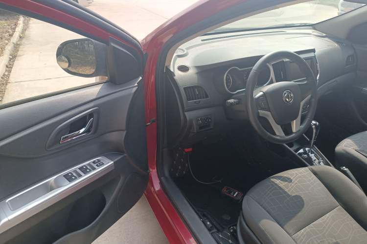 Used Dongfeng Aeolus A30 2014 1.5L Automatic ZhiShang Model Driver Seat