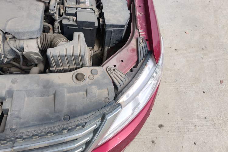 Used Dongfeng Aeolus A30 2014 1.5L Automatic ZhiShang Model Engine Bay Left