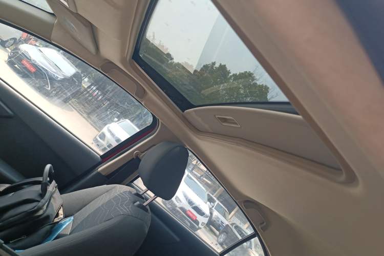 Used Dongfeng Aeolus A30 2014 1.5L Automatic ZhiShang Model Headliner