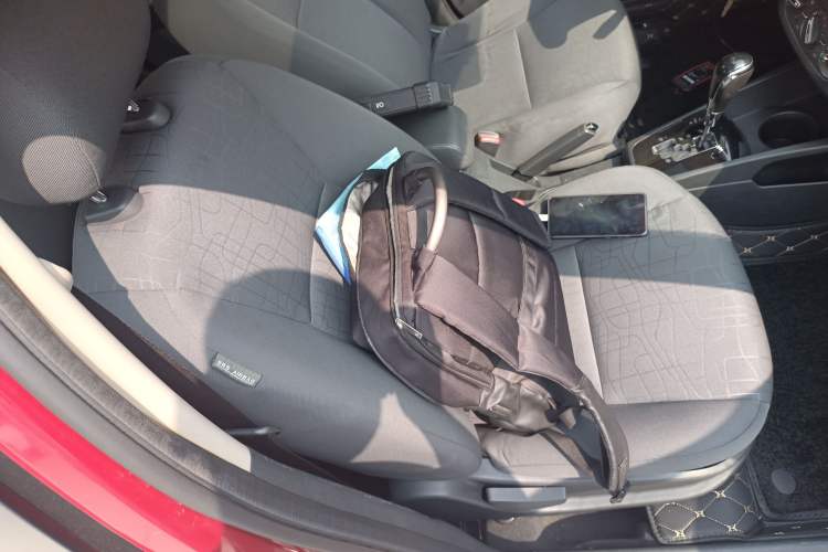 Used Dongfeng Aeolus A30 2014 1.5L Automatic ZhiShang Model Right Front Seat