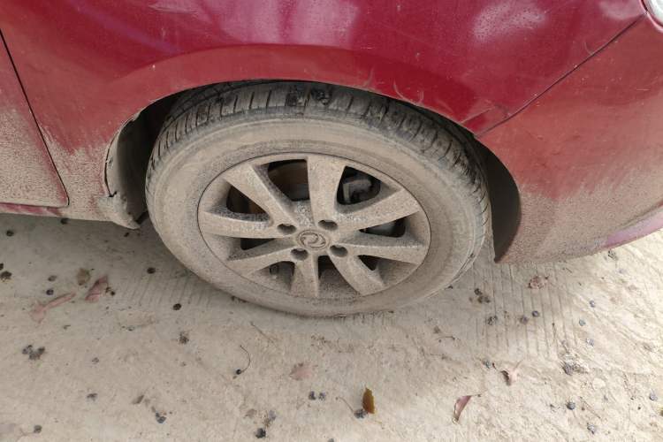 Used Dongfeng Aeolus A30 2014 1.5L Automatic ZhiShang Model Right Front Wheel Hub