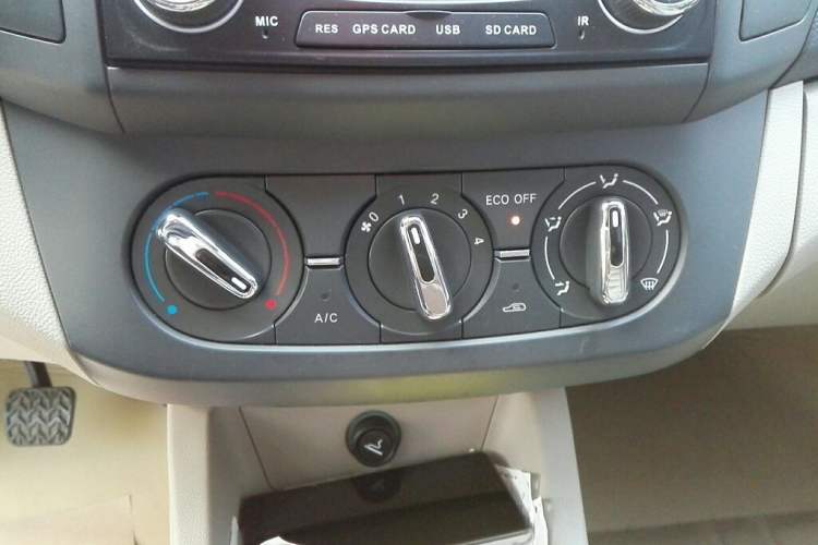 Used Dongfeng Aeolus A30 2014 1.5L Manual Smart-Drive Luxury Edition AC Panel