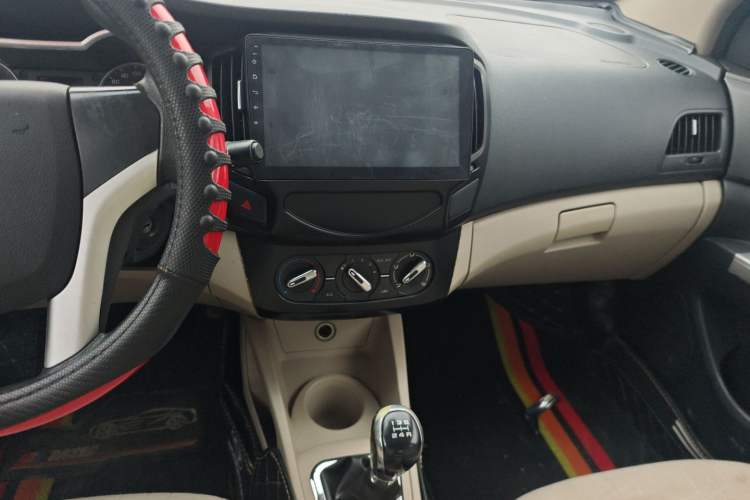 Used Dongfeng Aeolus A30 2014 1.5L Manual Smart-Drive Luxury Edition Audio And AC Panel