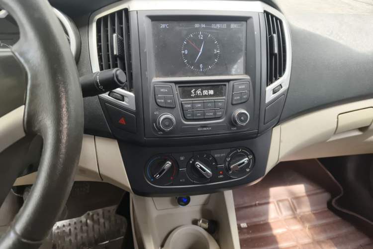 Used Dongfeng Aeolus A30 2014 1.5L Manual Smart Drive Smart Edition Audio And AC Panel
