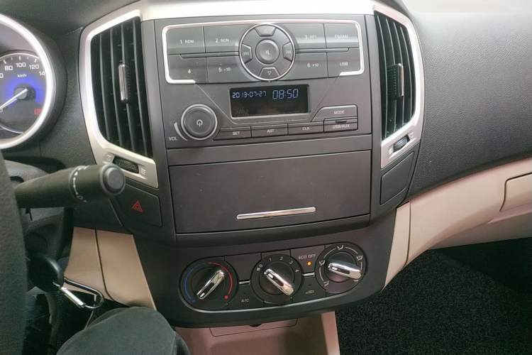 Used Dongfeng Aeolus A30 2014 1.5L Manual Sishang Model Audio And AC Panel