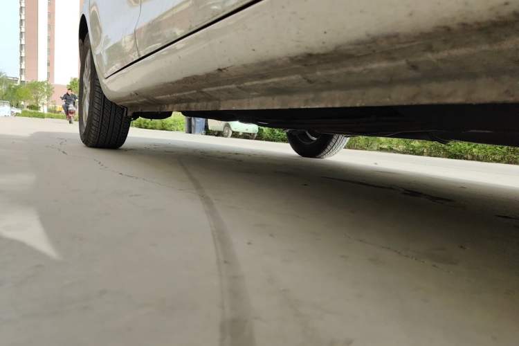 Used Dongfeng Aeolus A30 2014 1.5L Manual Sishang Model Chassis Front Right